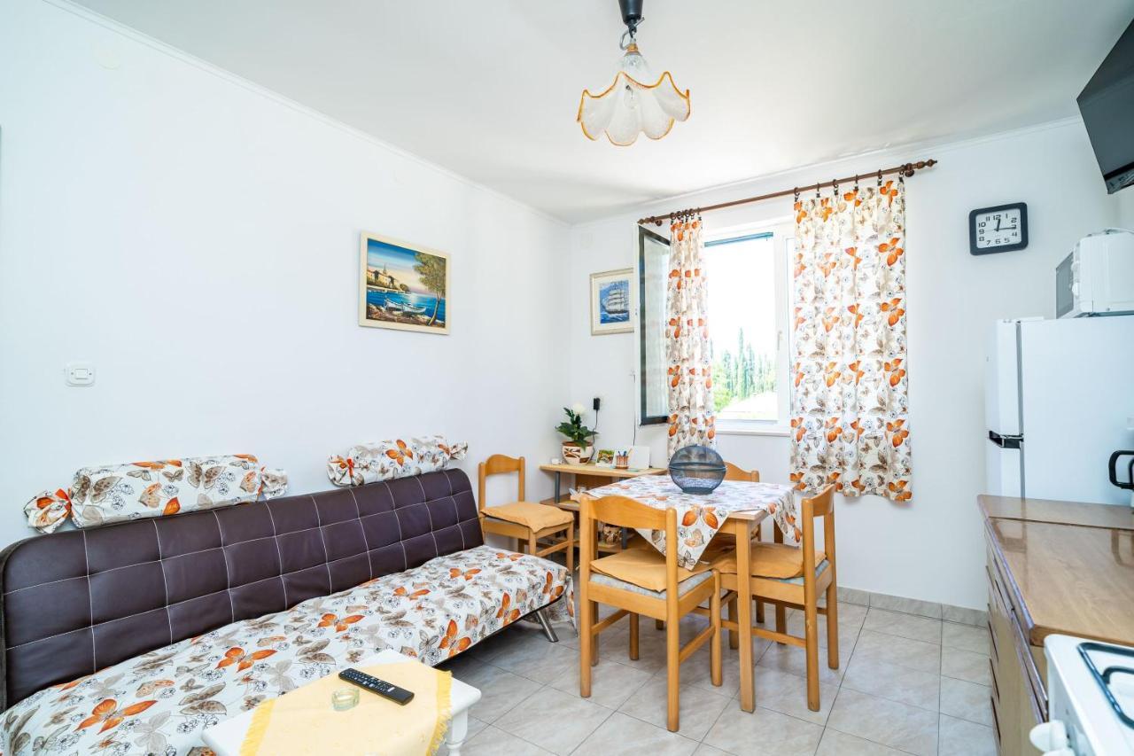 Apartment Laurel Leaf Lovorno 外观 照片